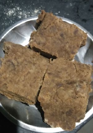 A picture of Gud bharfi.