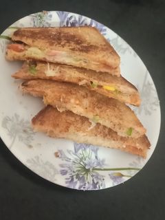 ब्रेड पिज़्ज़ा सैंडविच (Bread pizza sandwich Recipe in Hindi) रेसिपी मुख्य फोटो