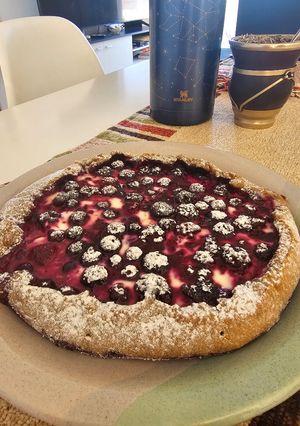 Una foto de Tarta de yogurt con frutos rojos