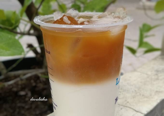 Resep Iced Dolce Latte Copycat Lwson Oleh Devalesha Kitchen Cookpad 4199