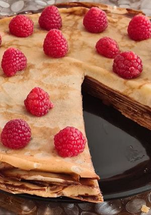 A picture of Chocolate Raspberry Crêpe Cake.