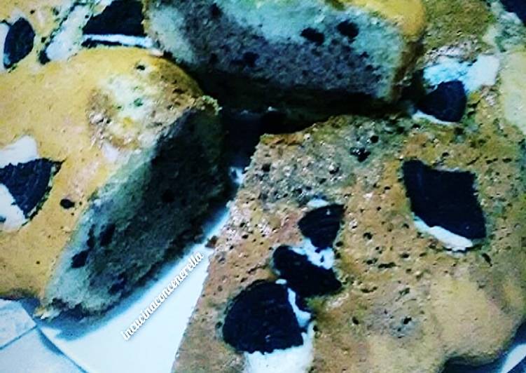 Ciambella bicolore agli oreo