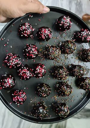 A picture of Chocolate cake pops.