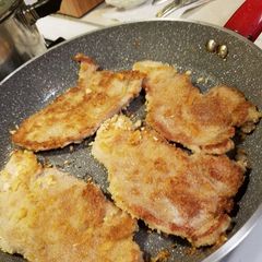 A picture of No Egg Cracker Crusted Pork Chops.