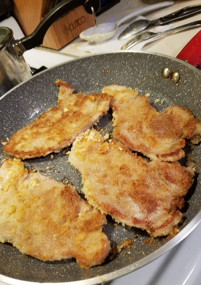 A picture of No Egg Cracker Crusted Pork Chops.
