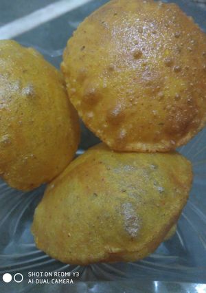 A picture of Masala puri.