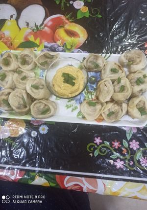 A picture of Steamed and crusty veg momos.