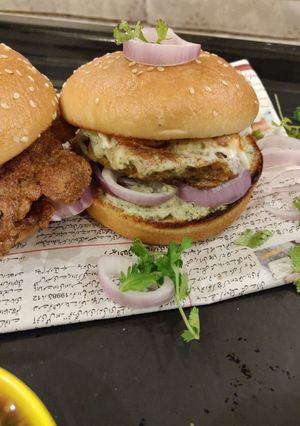 A picture of Special bun kabab.