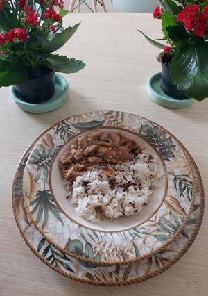 Una foto de Saltado de Coliflor con Pollo