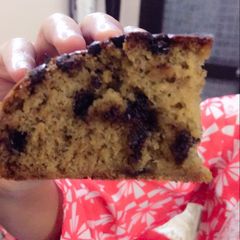 A picture of Eggless Banana and chocochip cake.