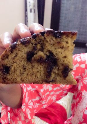 A picture of Eggless Banana and chocochip cake.