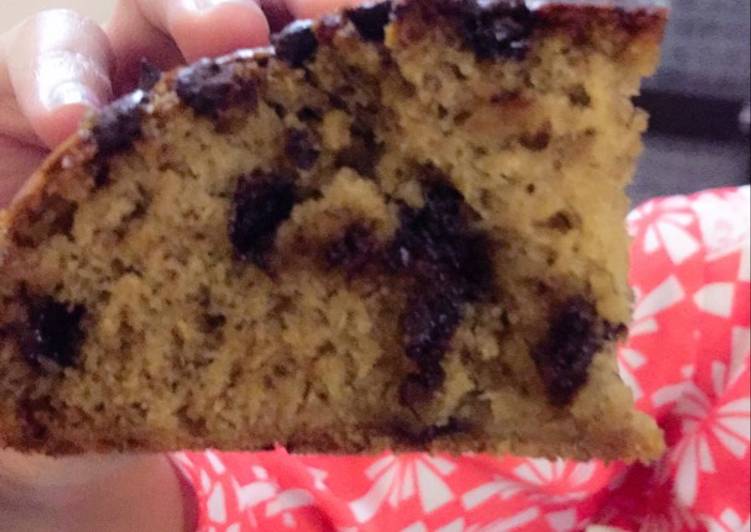 Eggless Banana and chocochip cake