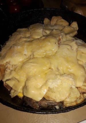 Una foto de Osobuco con papas🍟🍳🍽