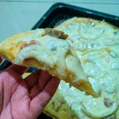 Cheesy Pizza ala Ci yackikuka রেসিপির প্রধান ছবি