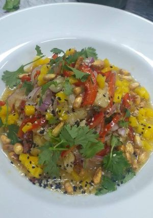 Una foto de Ceviche de Mero con pulpa de maracuyá