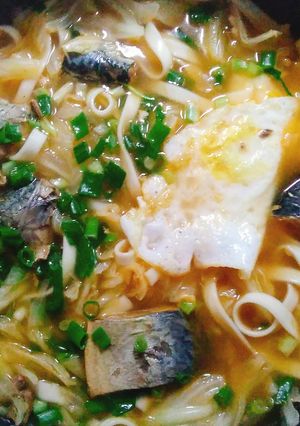蛋香茄汁鯖魚湯麵 的食譜成品照片
