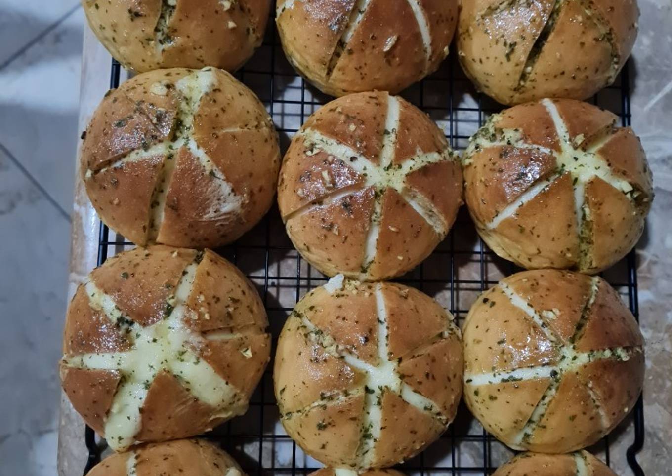 Korean Garlic Cheese Bread