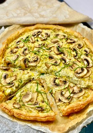 Une photo de Tarte fine aux poireaux et champignons