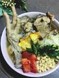 Soto Ceker dan Tulang Kerongkongan Ayam Kuah Bening