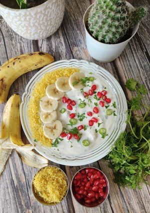 કેળા નું રાઇતું (Kela Raita Recipe In Gujarati) રેસીપી મુખ્ય ફોટો