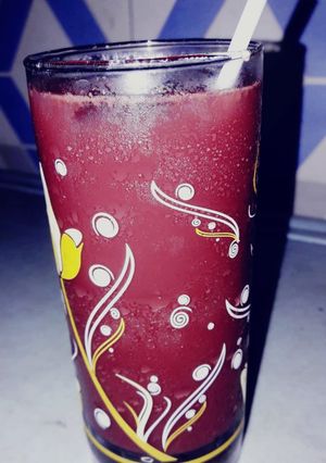 A picture of Grape juice.