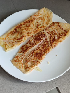 Una foto de Crepes de jamón y queso