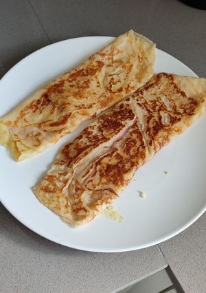 Una foto de Crepes de jamón y queso