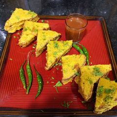 A picture of Pav Bhaji Bread Pakoda.