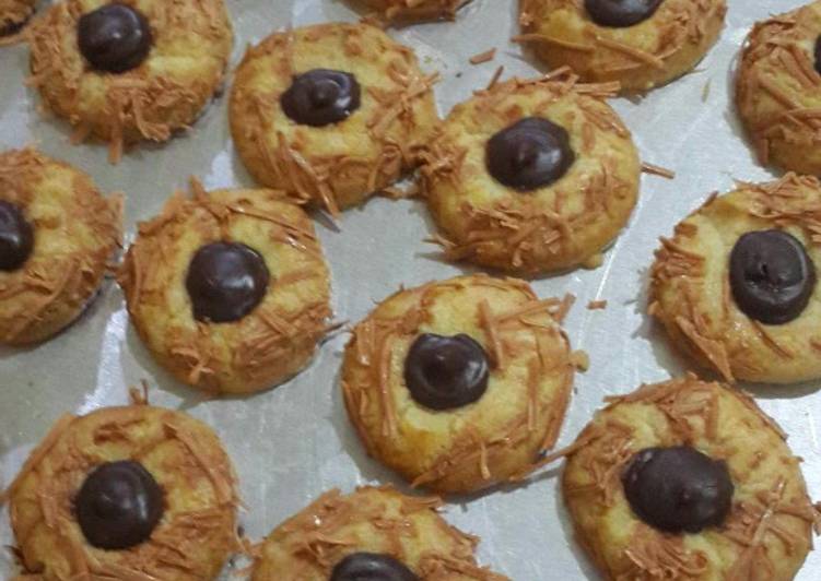 Langkah Mudah untuk Menyiapkan (08) Thumb Print Cookies yang Enak