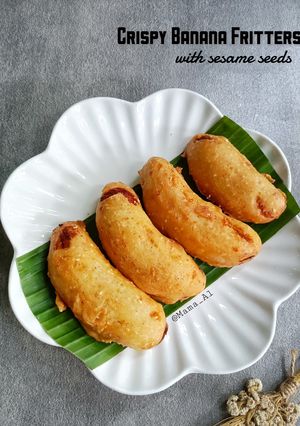 Foto resep Crispy banana fritters with sesame seeds