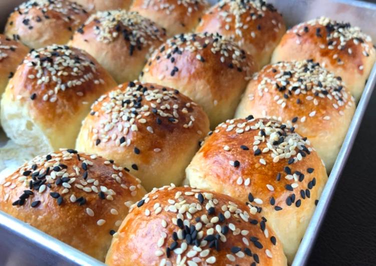 Almond Milky Bun