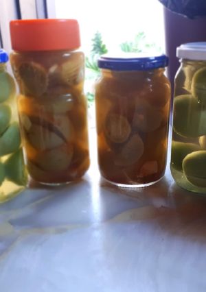 Una foto de Conservas de tomates verdes