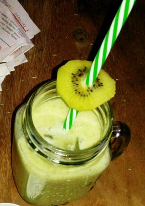 A picture of Kiwi Cucumber Mint Cooler.