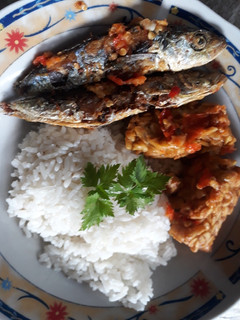Foto resep Tempe penyet sambal bawang dan ikan pindang