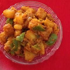 A picture of Spiced Potato Capsicum stir-fry.