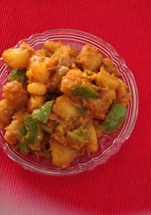 A picture of Spiced Potato Capsicum stir-fry.