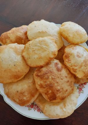 મેંદો પોટેટો પૂરી (Maida Potato Poori Recipe In Gujarati) રેસીપી મુખ્ય ફોટો