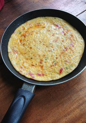 Foto resep 20. Omelet BTB (Bombay Tomat Bawang pre)