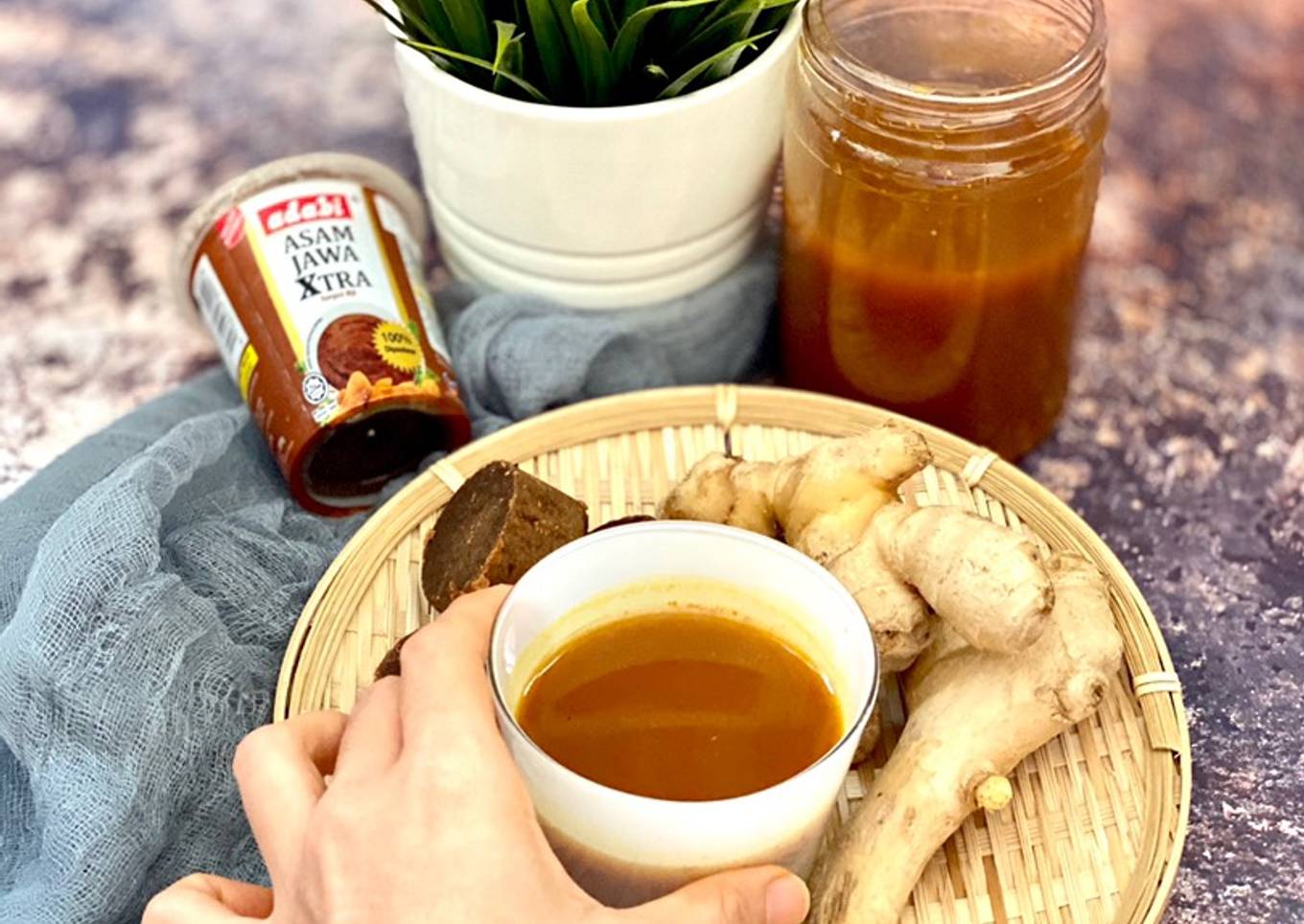 Jamu Kunyit Asam - Turmeric Tamarind Tonic Drink