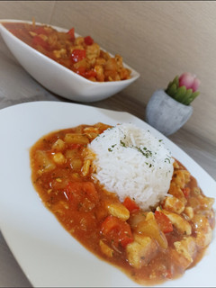 Kínai édes-savanyú csirke basmati rizzsel recept fotója
