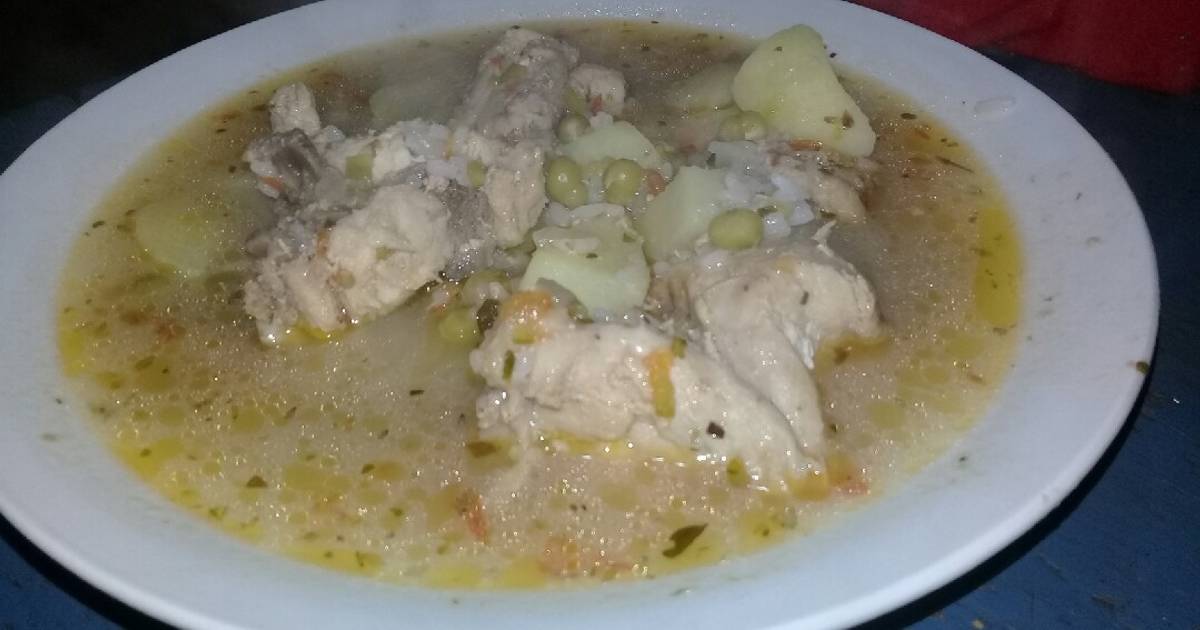 Caldo de pollo con arroz y garbanzo Receta de Roble Alejandro- Cookpad