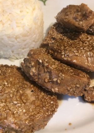 Una foto de Tataki de atún rojo
