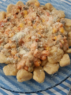 Una foto de Ñoquis de calabaza con salsa natural de vegetales