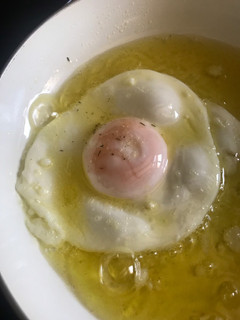 Una foto de Huevo frito 🥚 sin puntilla