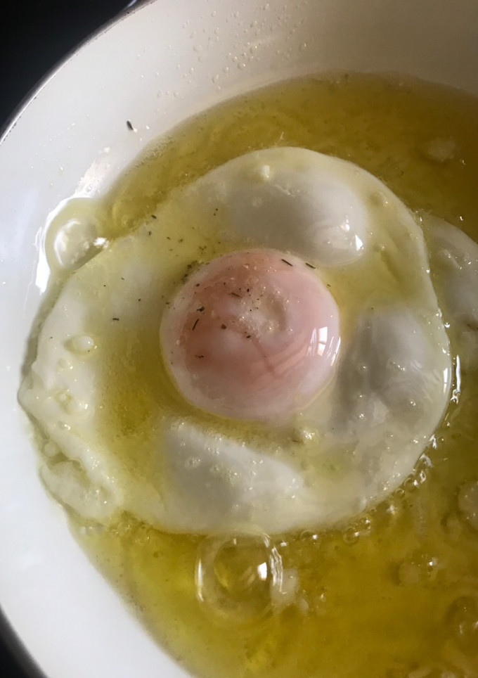 Una foto de Huevo frito 🥚 sin puntilla