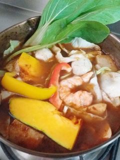泰式酸辣火鍋*萍姊 的食譜成品照片