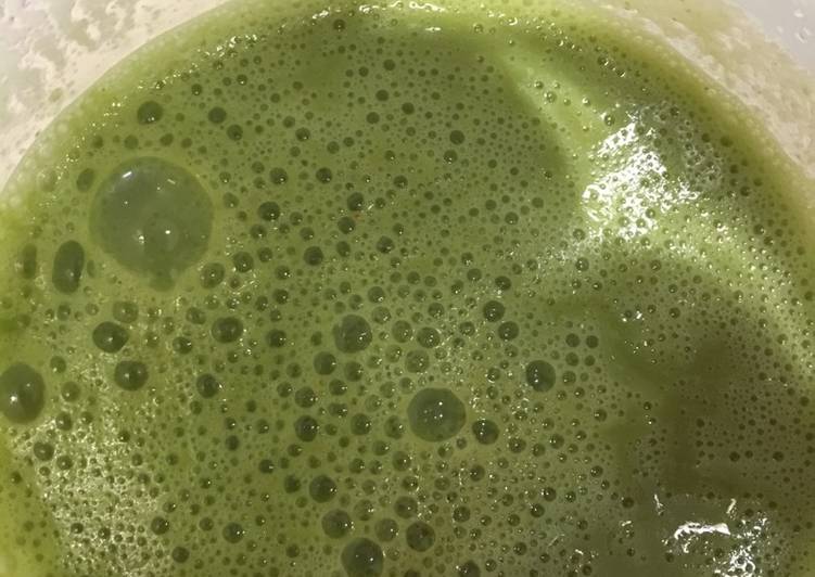 Batido de guayaba-espinacas-almendras (smoothie)