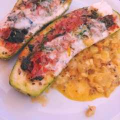 Una foto de Zucchini Relleno Espinaca, Jamón y Queso