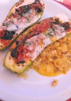 Una foto de Zucchini Relleno Espinaca, Jamón y Queso