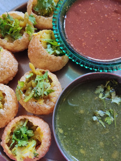 कच्ची केरी की पानी पूरी (Kachi keri ki pani puri recipe in hindi) रेसिपी मुख्य फोटो
